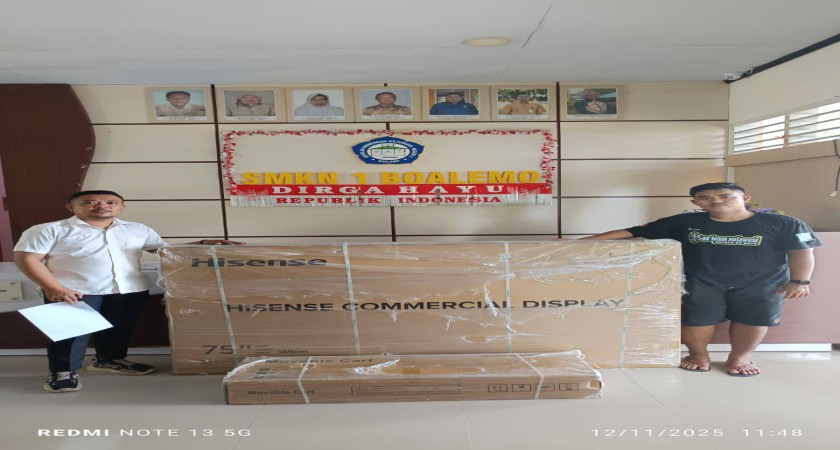 SERAH TERIMA INTERACTIVE FLAT PANEL SEBAGAI WUJUD DIGITALISASI PEMBELAJARAN